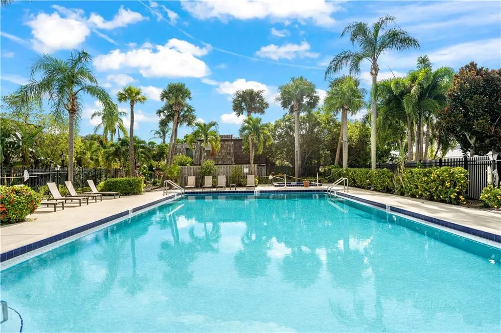 $190,000 | 1166 6th Avenue, Unit 21D, Vero Beach, FL 32960