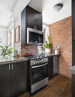 $930,000 | 41 West 72nd Street, Unit 6B | Upper West Side