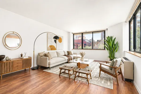 $1,525,000 | 330 East 75th Street, Unit 3B | Lenox Hill