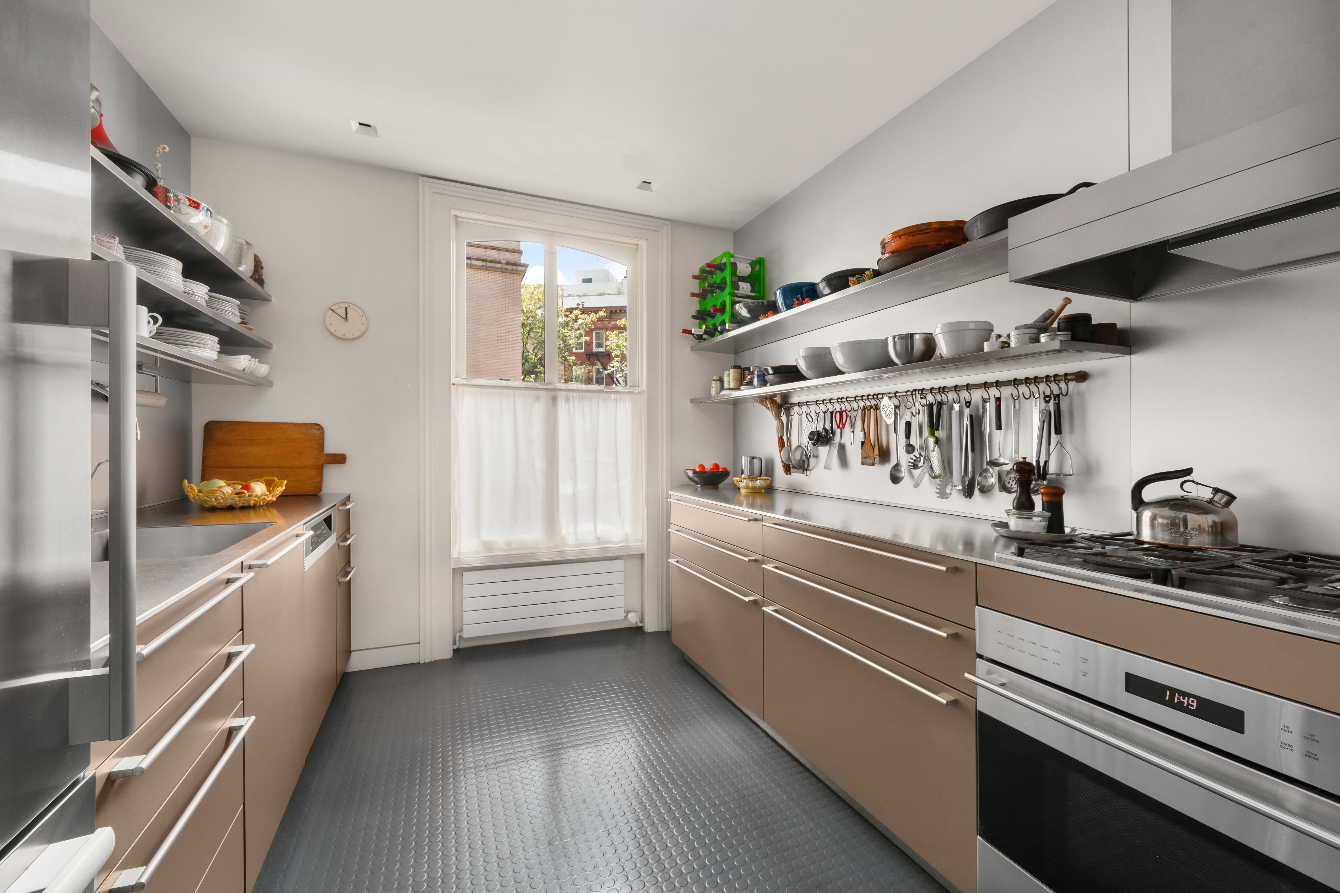 25 Stuyvesant Street Manhattan, NY 10003 - Photo 7 of 28