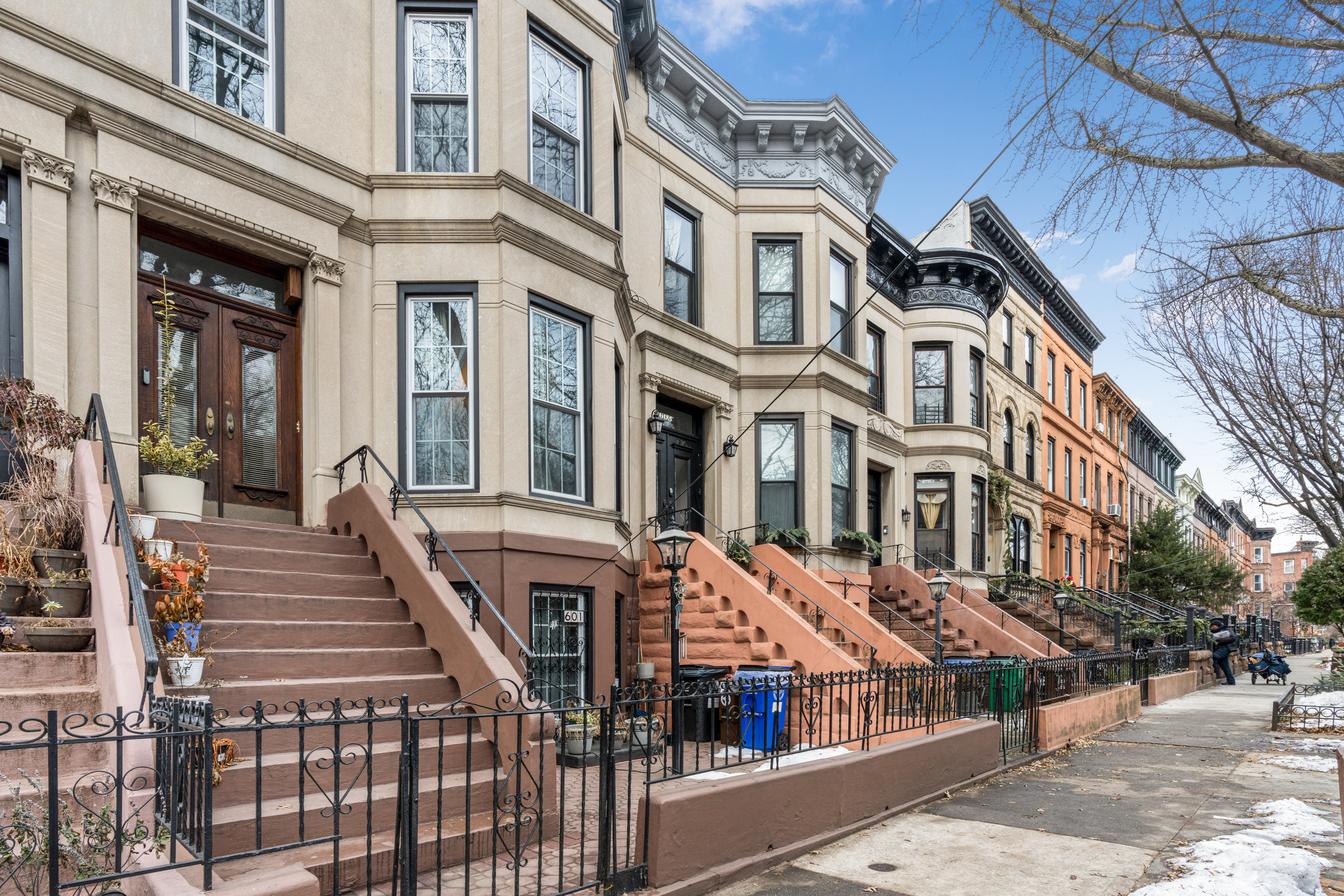 601 Jefferson Avenue, Unit 2 Brooklyn, NY 11221 - Photo 8 of 8 a front view of a multi story building