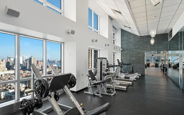 $4,500 | 350 West 42nd Street, Unit 12C | Hell's Kitchen