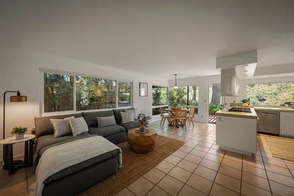 $2,499,000 | 2521 La Condesa Drive, Los Angeles, CA 90049