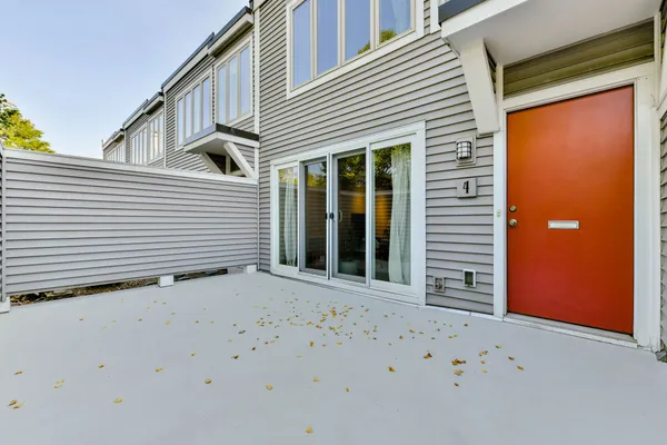 $995,000 | 4 Fresh Pond Place, Cambridge, MA 02138