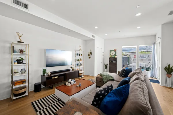 $989,000 | 11307 Morrison Street, North Hollywood, CA 91601