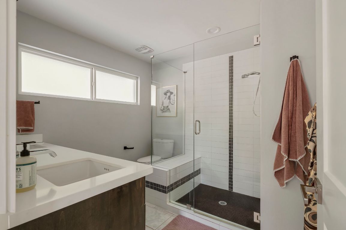 2812 Oak Springs Drive, Unit 2 Austin, TX 78702 - Photo 24 of 40