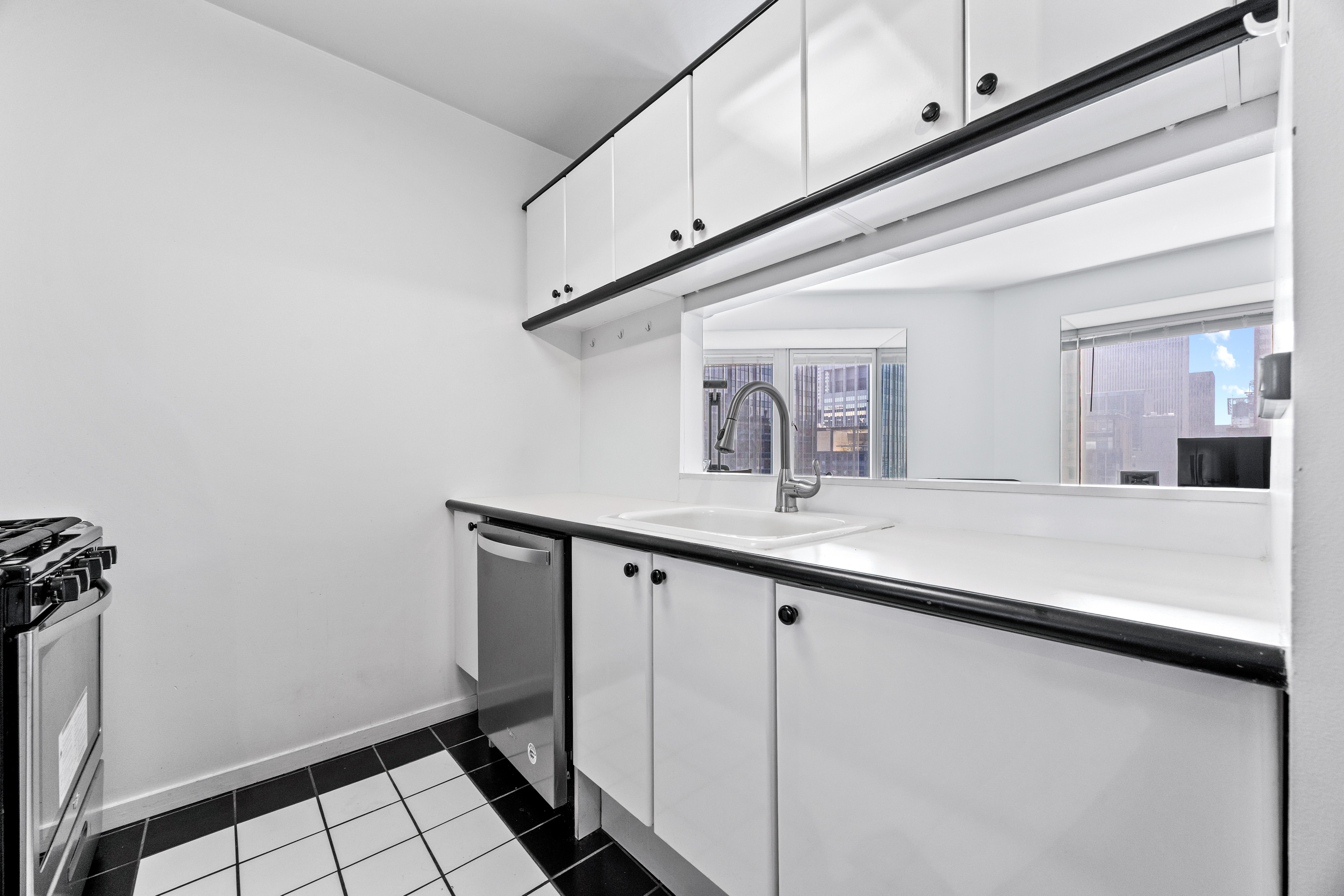 150 West 56th Street, Unit 4312 Manhattan, NY 10019 - Photo 9 of 18