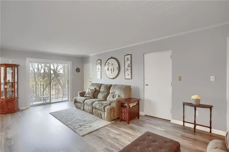 Contact Agent | 501 Camelot Drive, Pittsburgh, PA 15237