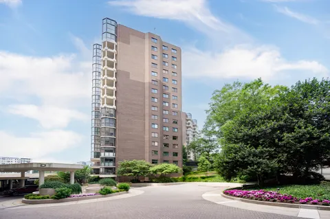 $450,000 | 1600 North Oak Street, Unit 603, Arlington, VA 22209