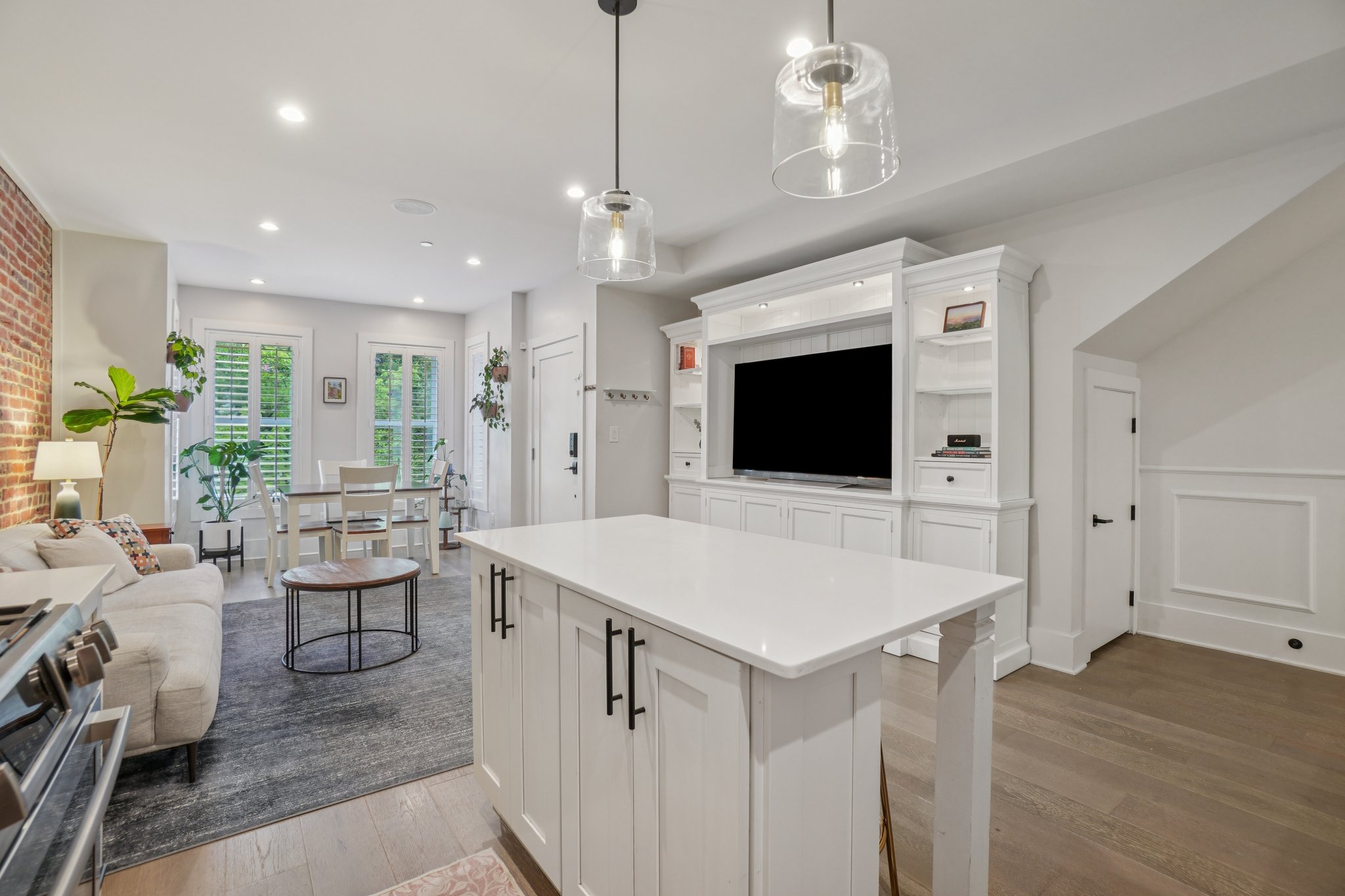 1682 Irving Street Northwest, Unit 2 Washington, DC 20010 - Photo 13 of 31