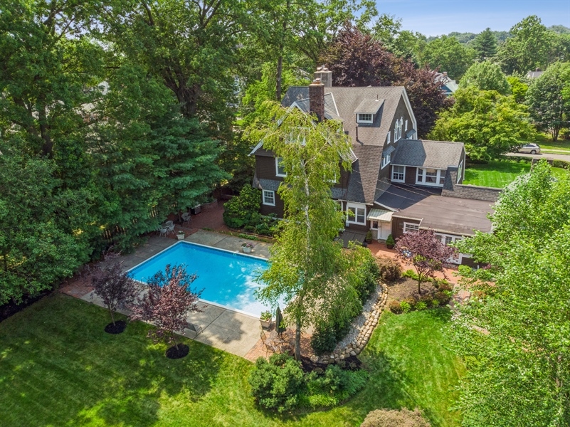 79 Hawthorne Place Montclair, NJ 07042 - Photo 3 of 3