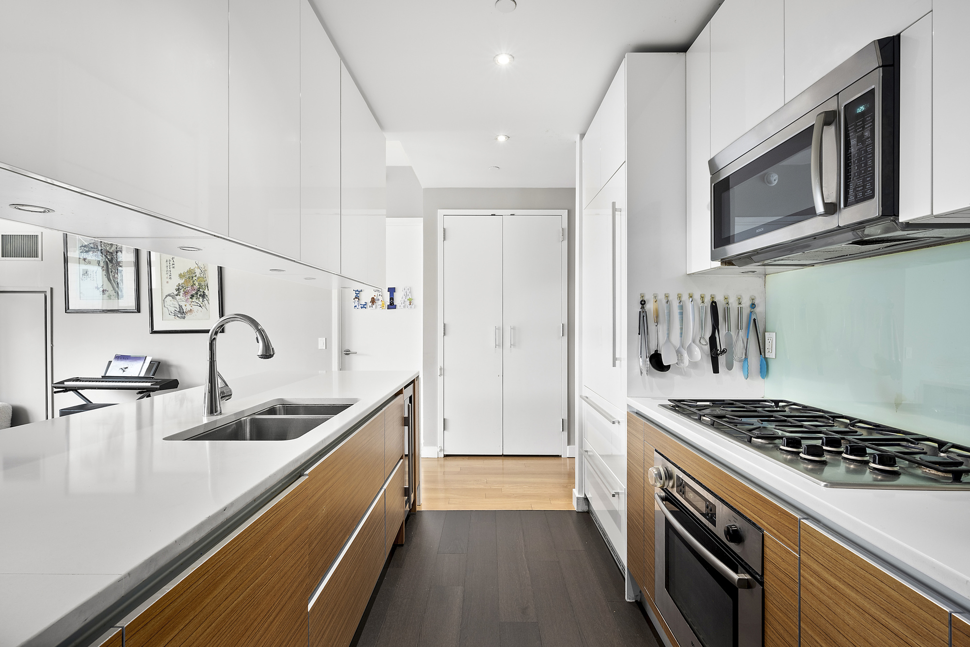 555 West 59th Street, Unit 9E Manhattan, NY 10019 - Photo 4 of 17