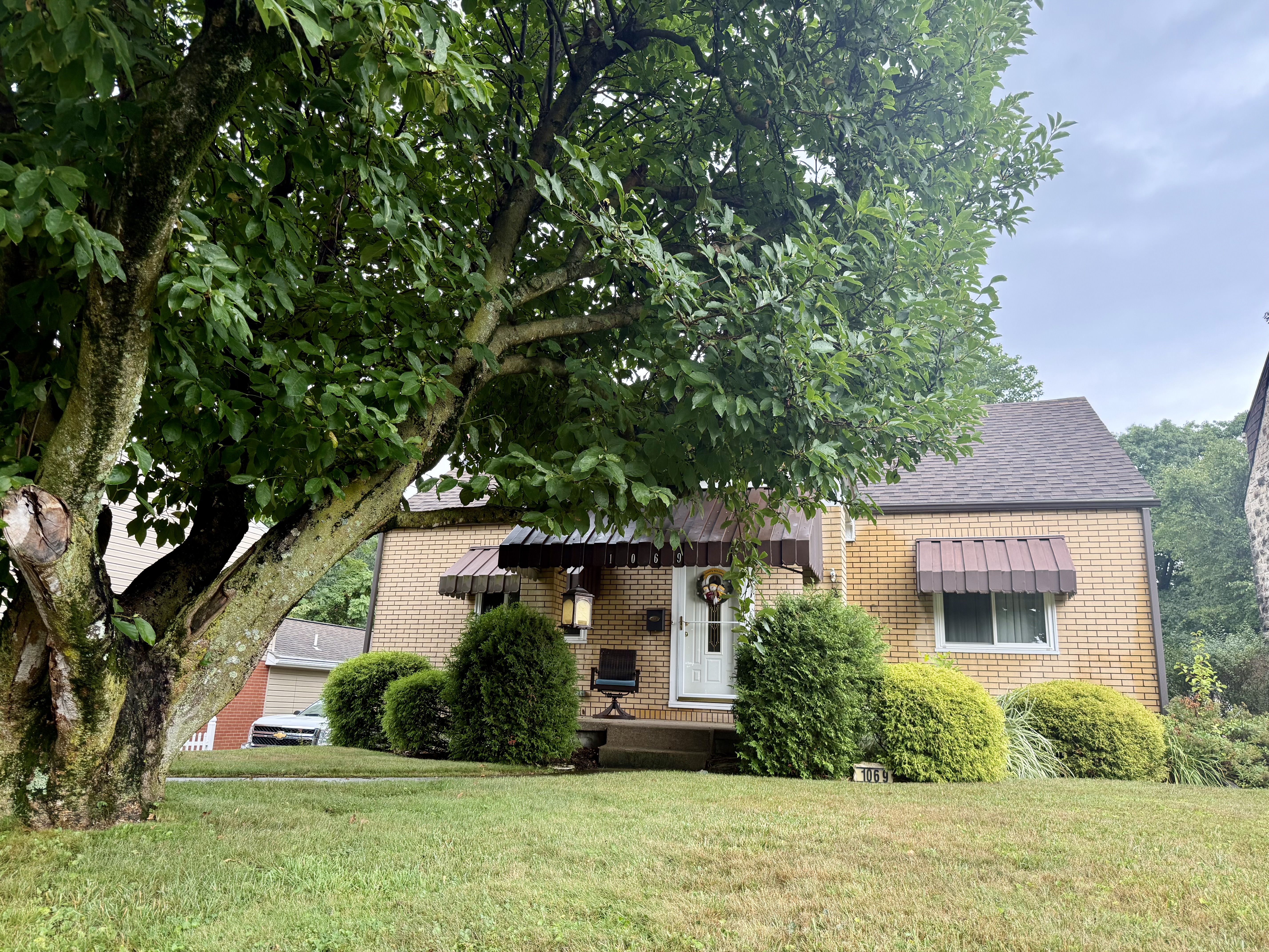 1069 Harding Street Bridgeville, PA 15017 - Photo 1 of 2 Gallery Image 1