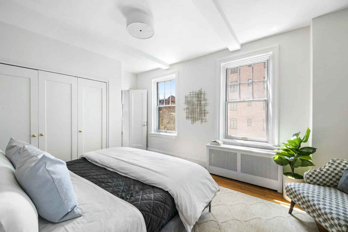 32 Washington Square West, Unit 7E Manhattan, NY 10011 - Photo 7 of 12