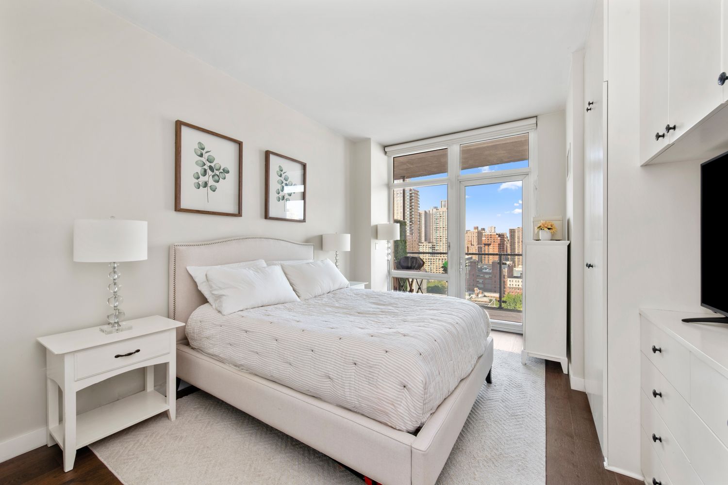 555 West 59th Street, Unit 21H Manhattan, NY 10019 - Photo 5 of 13 Gallery Image 5