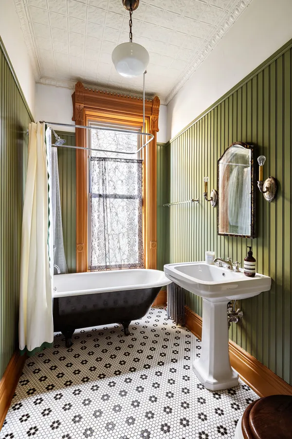 $2,500,000 | 1989 Madison Avenue | Central Harlem