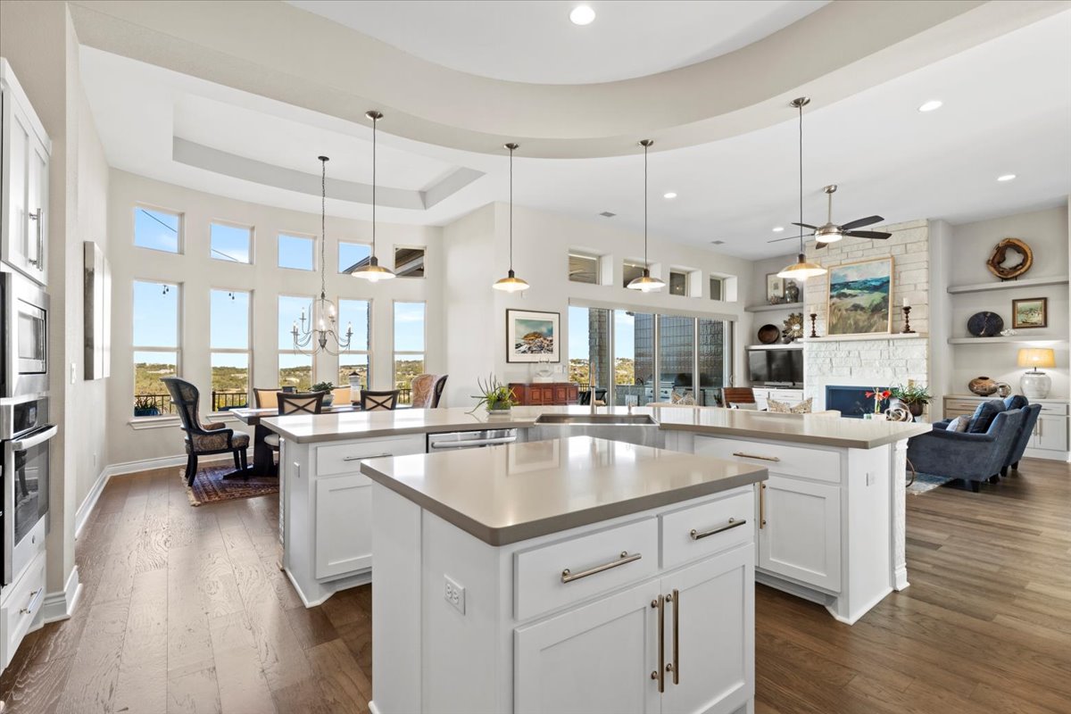 17825 Windecker Cove Dripping Springs, TX 78620 - Photo 3 of 59