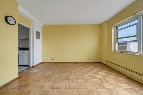 $225,000 | 1 Fordham Hill Ovl, Unit 12C | University Heights