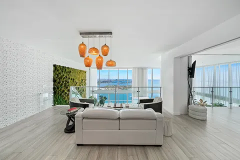 $6,750,000 | 1040 Biscayne Boulevard, Unit 4602, Miami, FL 33132