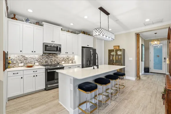 $575,000 | 2318 Marquesa Circle, Naples, FL 34112