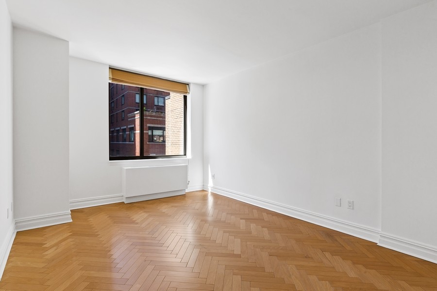 2 Columbus Avenue, Unit 3A Manhattan, NY 10019 - Photo 9 of 11