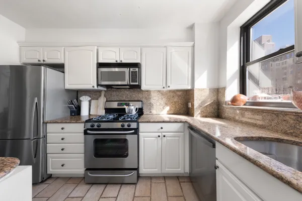 $23,000 | 875 5th Avenue, Unit 9GH | Lenox Hill