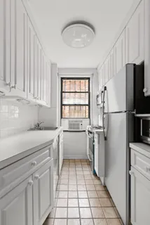 $705,000 | 235 East 73rd Street, Unit 1D | Lenox Hill