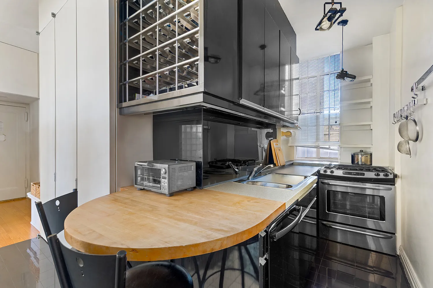 $1,995,000 | 11 West 81st Street, Unit 6A | Upper West Side