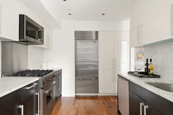 $1,795,000 | 300 East 79th Street, Unit 4C | Upper East Side