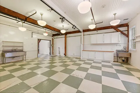 $19,000,000 | 136 Main Street, Amagansett, NY 11930