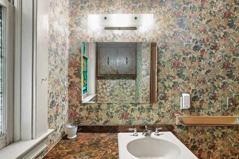 $450,000 | Pennsylvania Avenue, Pittsburgh, PA 15233