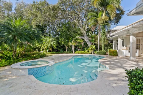 $2,400,000 | 121 Palm Island Lane, Vero Beach, FL 32963