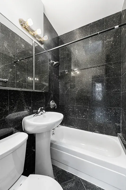 $5,300 | 235 West 15th Street, Unit 1D | Chelsea