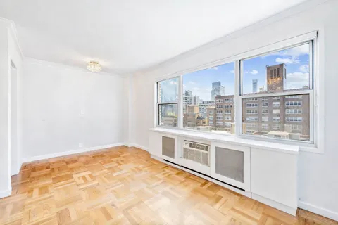 $615,000 | 311 East 71st Street, Unit 10F | Lenox Hill