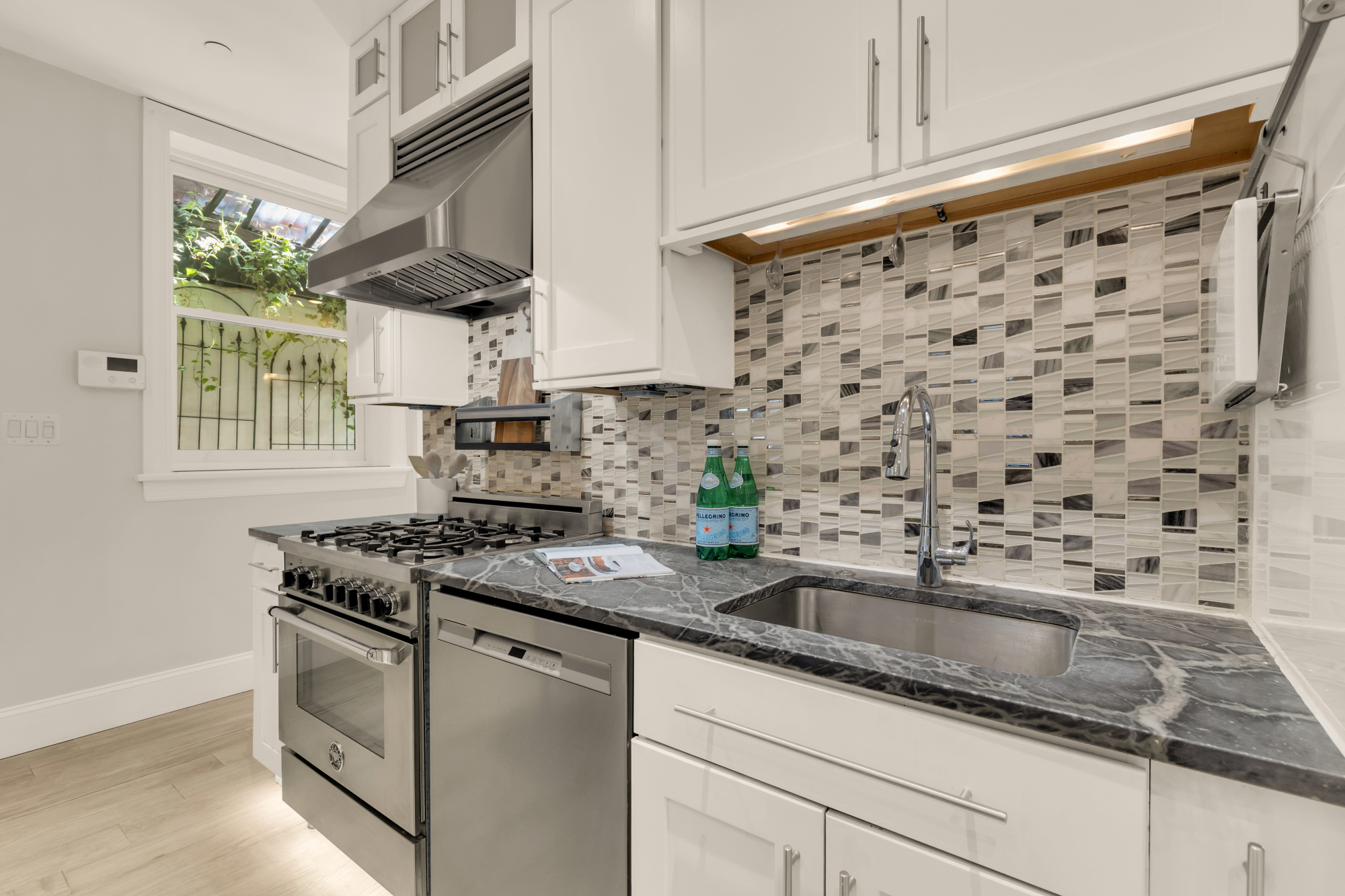 2009 Columbia Road Northwest, Unit 2 Washington, DC 20009 - Photo 10 of 37