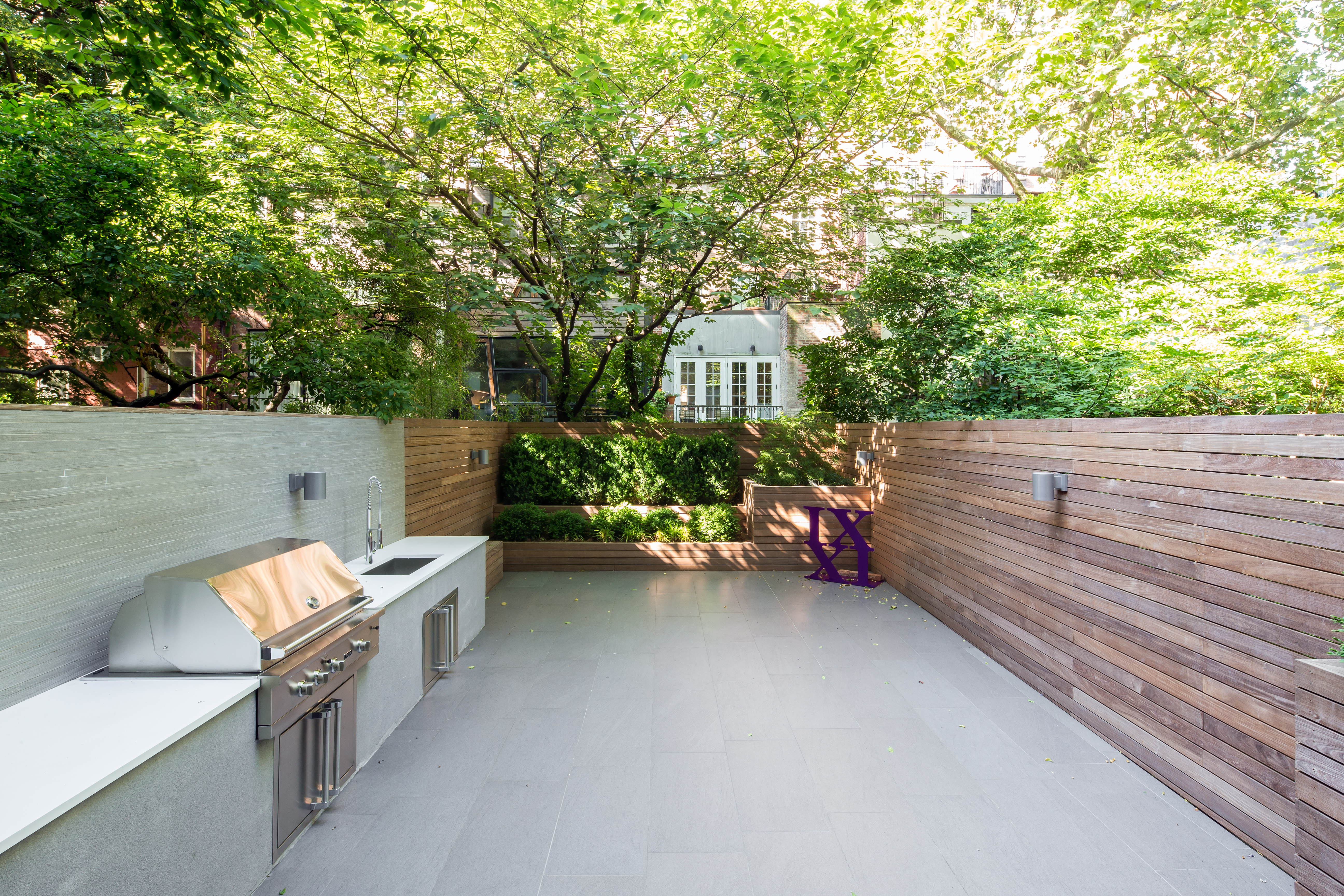 450 West 25th Street Manhattan, NY 10001 - Photo 2 of 16 a view of a terrace with sitting area