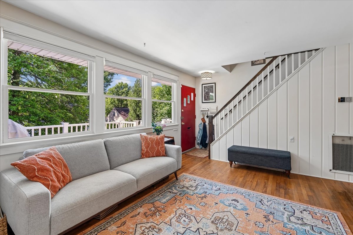 905 Robin Road Silver Spring, MD 20901 - Photo 6 of 43