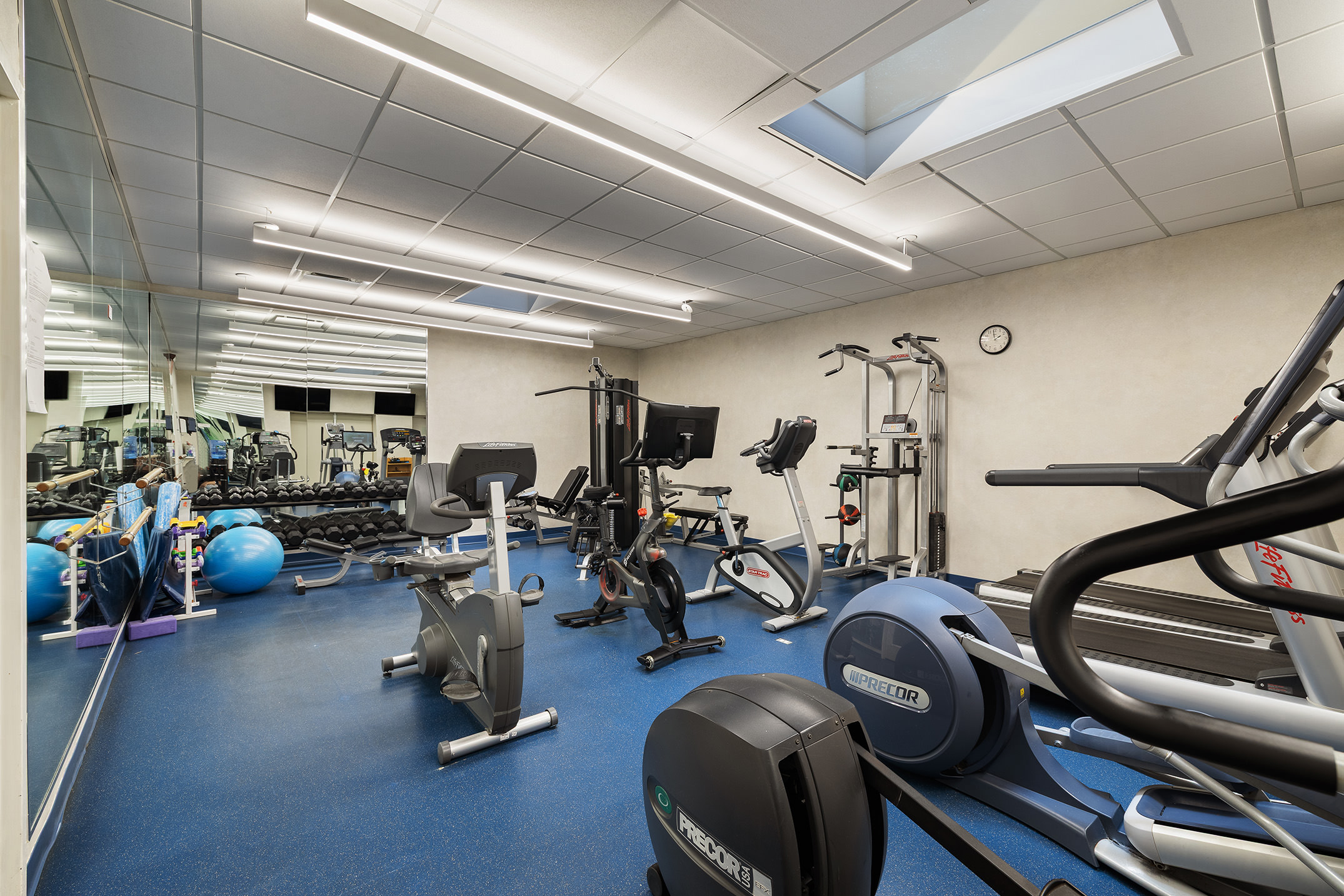 201 West 89th Street, Unit 2F Manhattan, NY 10024 - Photo 18 of 20 a view of a room with gym equipment