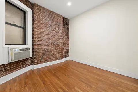 $675,000 | 313 East 56th Street, Unit 2C | Sutton Place