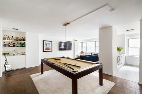 $1,050,000 | 79 West 12th Street, Unit 3H | Greenwich Village