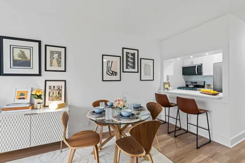 $875,000 | 400 East 54th Street, Unit 22D | Sutton Place