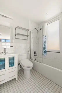 $1,650,000 | 235 East 40th Street, Unit 40A | Murray Hill