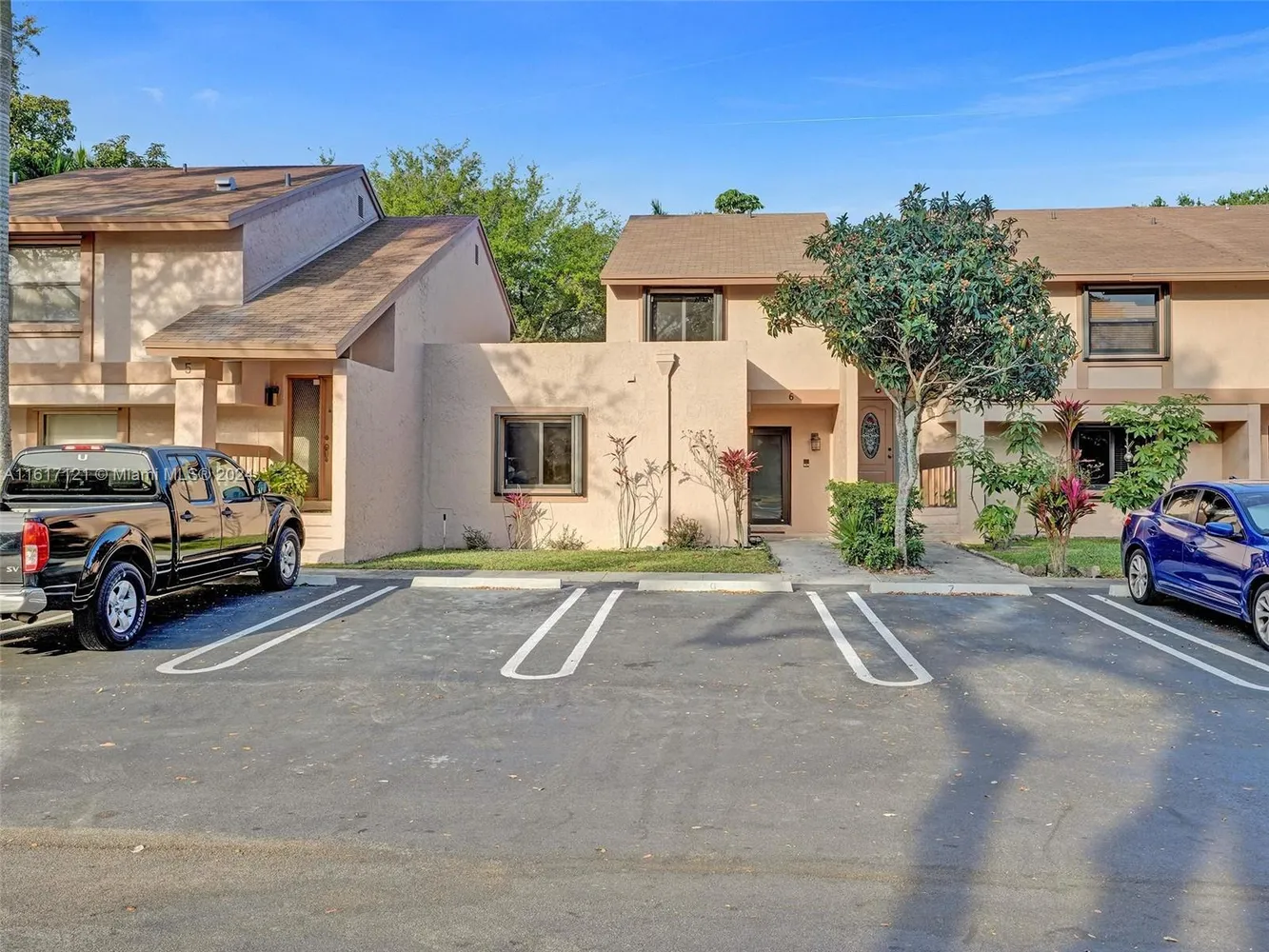 $450,000 | 6 Chestnut Circle, Unit 6, Cooper City, FL 33026