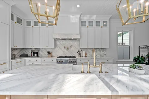 $2,100,000 | 321 12th Avenue Northeast, St. Petersburg, FL 33701