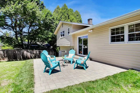 $1,095,000 | 11832 Enid Drive, Potomac, MD 20854