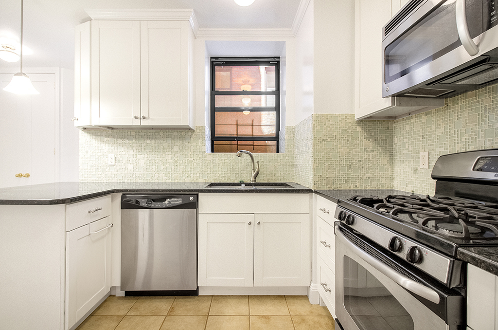 1240 Park Avenue, Unit 2A Manhattan, NY 10128 - Photo 2 of 15