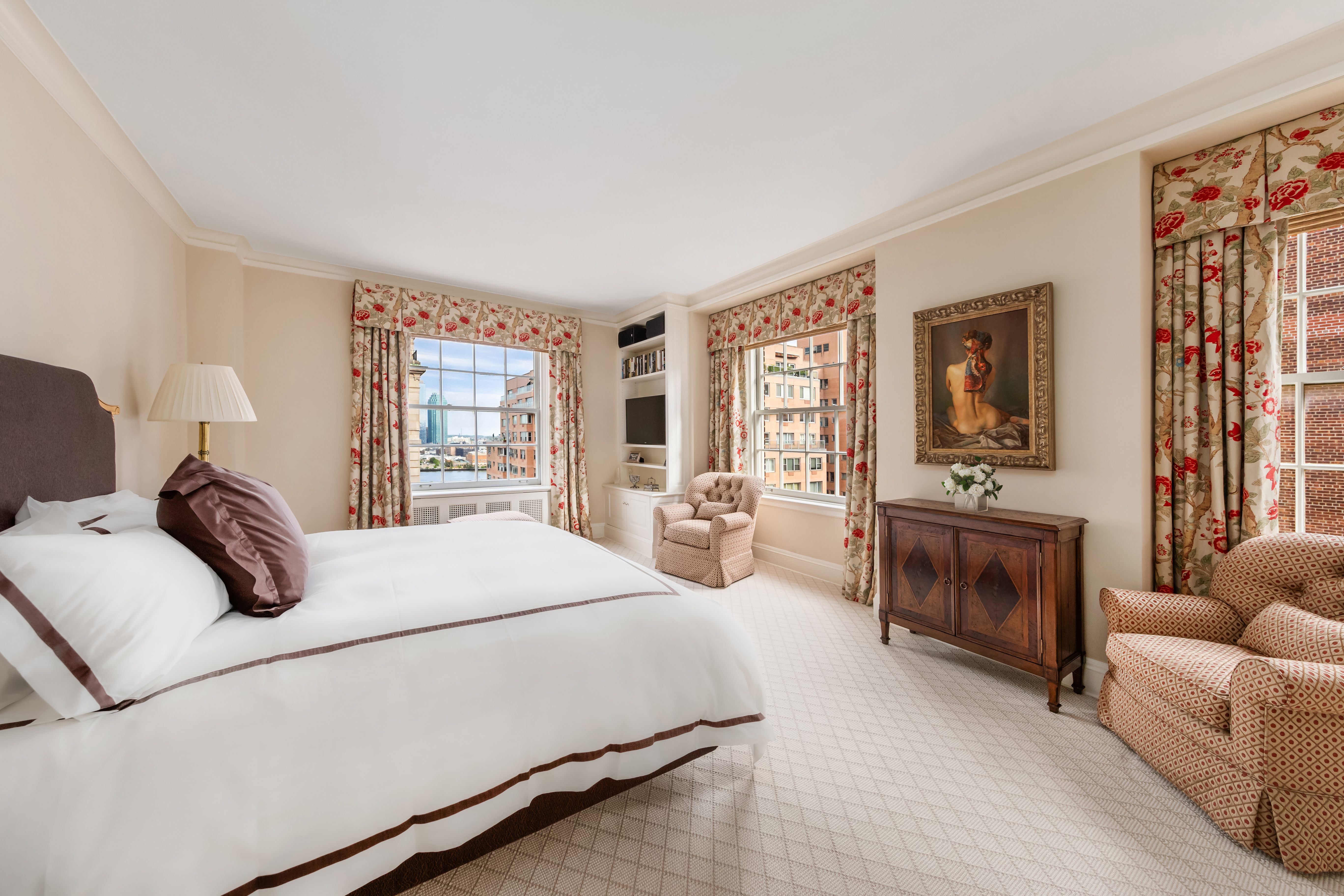 14 Sutton Place South, Unit PHA Manhattan, NY 10022 - Photo 9 of 22 a room with a bed and a couch