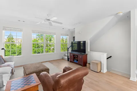 $485,000 | 21762 Dragons Green Square, Ashburn, VA 20147