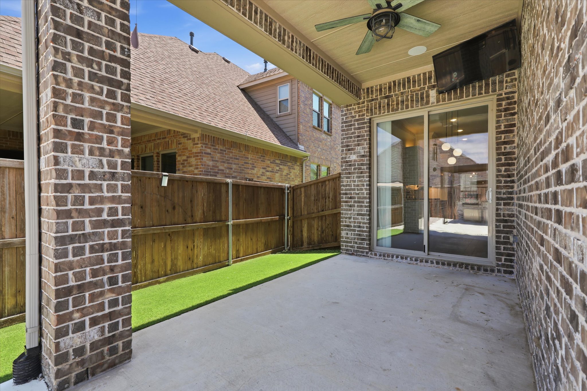 2433 Mare Road Carrollton, TX 75010 - Photo 31 of 41 Gallery Image 31