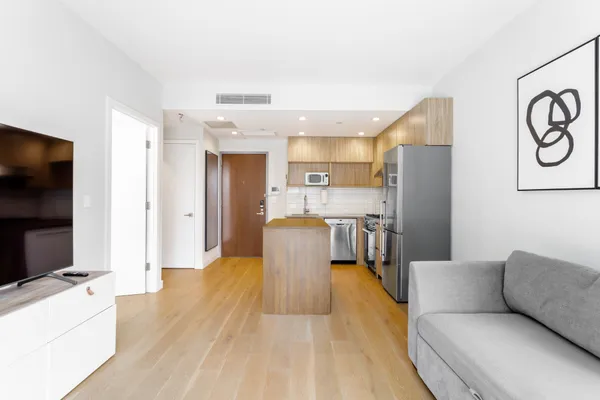 $3,200 | 14-33 31st Avenue, Unit 2K | Astoria